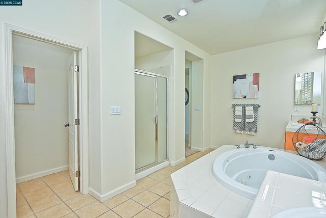 1416 Allanmere Dr, San Ramon CA: https://media.crmls.org/mediaz/0876f927-2d2b-467d-8a2e-d19cd69be05d.jpg
