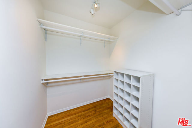 6506 W 82nd Street, Los Angeles CA: https://media.crmls.org/mediaz/08772546-55c4-4fef-847e-f434233860e5.jpg