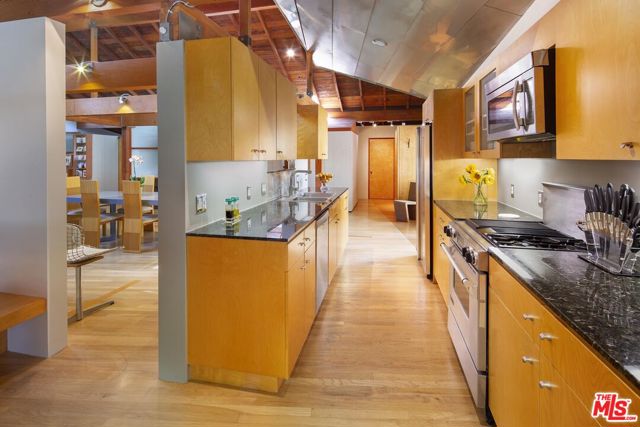 Drew Fenton | 10335 Oletha Lane Los Angeles CA | MLS: 7455546