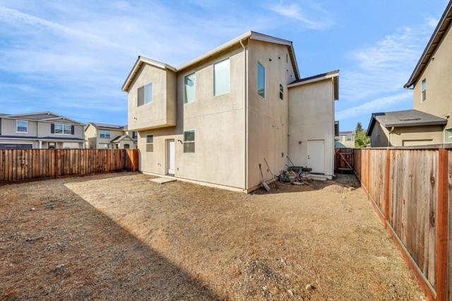 21 Sycamore Street, Greenfield CA: https://media.crmls.org/mediaz/08787f1f-b73d-48ca-b025-373923fefddf.jpg