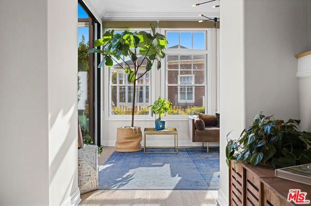 2584 Bungalow Place, Corona del Mar CA: https://media.crmls.org/mediaz/0878d55c-72d1-461b-b452-e82500f2d806.jpg