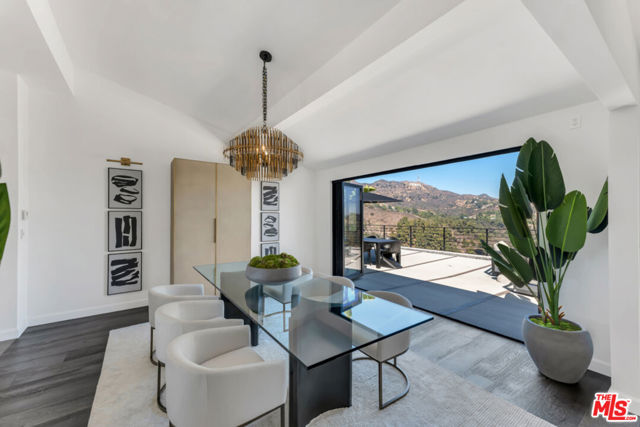 2960 LAKERIDGE Drive, Los Angeles CA: https://media.crmls.org/mediaz/0878f312-d4e7-4cf6-b9b6-3f012623b59a.jpg