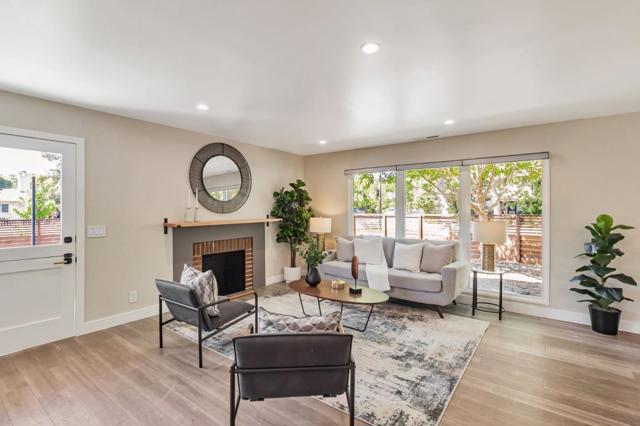 2698 Goodwin Avenue, Redwood City CA: https://media.crmls.org/mediaz/08797a7e-a24b-4d01-bb06-6076b9d8ee36.jpg
