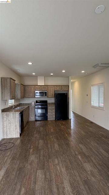 4449 S Carpenter RD, Modesto CA: https://media.crmls.org/mediaz/087a0712-0f45-4689-b13a-6bb1199e54ba.jpg