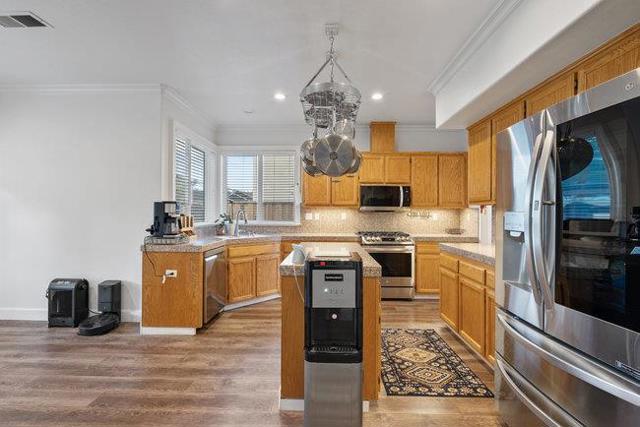 1650 Mimosa Street, Hollister CA: https://media.crmls.org/mediaz/087a9745-512b-4e61-8815-f9c5b1a70bd1.jpg