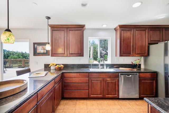 Detail Gallery Image 12 of 41 For 1023 Olive Ave, Ramona,  CA 92065 - 3 Beds | 3/1 Baths
