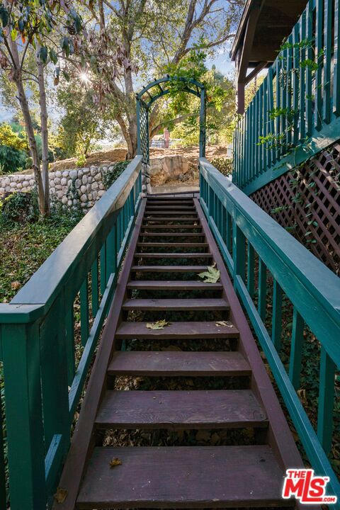 730 Basin Drive, Topanga CA: https://media.crmls.org/mediaz/087b81d0-6820-456b-88d8-eb4f21c8827f.jpg
