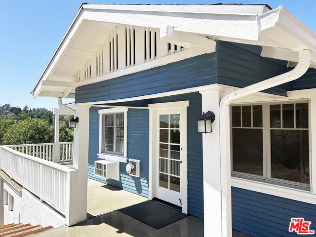 4780 Hub Street, Los Angeles CA: https://media.crmls.org/mediaz/087baf98-4ed8-4dd4-a02b-7029aedc9df4.jpg