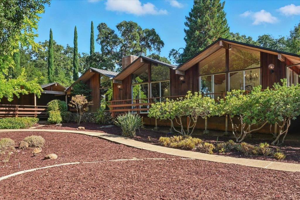 14582 Horseshoe Court