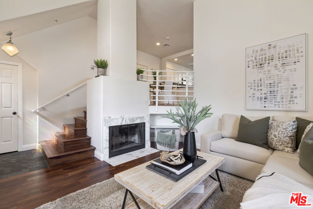 1630 E Palm Avenue, El Segundo CA: https://media.crmls.org/mediaz/087bc6c9-3054-429d-81d2-1424de287fb6.jpg