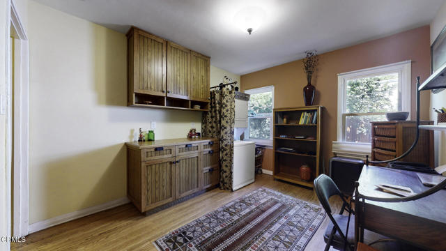 405 Mission Road, Glendale CA: https://media.crmls.org/mediaz/087c4040-deae-4230-b4cf-89ba49cfb486.jpg