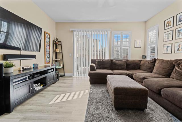 Detail Gallery Image 13 of 46 For 1828 Wolf Canyon Loop, Chula Vista,  CA 91913 - 3 Beds | 2/1 Baths