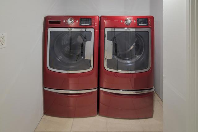 475 Fir Lane, Los Altos CA: https://media.crmls.org/mediaz/087d226d-b955-4a38-bae4-b2b9f604bc5e.jpg