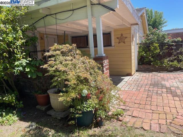 310 Taylor St, Fairfield CA: https://media.crmls.org/mediaz/087d2983-4314-4a08-8d07-5404c030f7c8.jpg