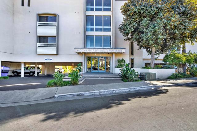 4015 Crown Point Dr, San Diego CA: https://media.crmls.org/mediaz/087d7fcd-bab8-4afd-955c-e07ea7deb010.jpg