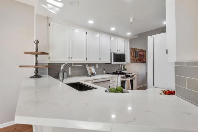 701 Baltic Circle, Redwood City CA: https://media.crmls.org/mediaz/087ea7e2-45cd-4f9f-8f75-0c27aa7582e6.jpg