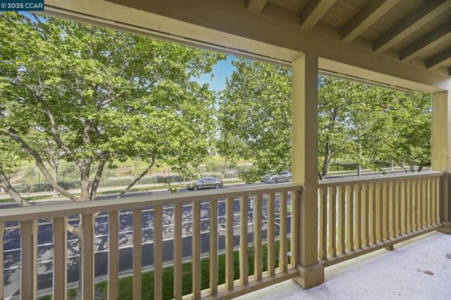7774 Stoneleaf Rd, San Ramon CA: https://media.crmls.org/mediaz/087eb8d7-821e-42dc-9b07-8555a04fd019.jpg
