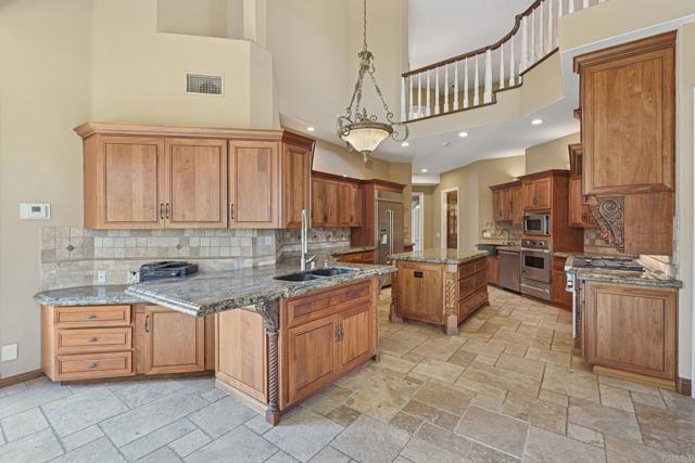 431 Flores de Oro, Rancho Santa Fe CA: https://media.crmls.org/mediaz/087ed633-53c3-4982-ab49-232d8827107e.jpg