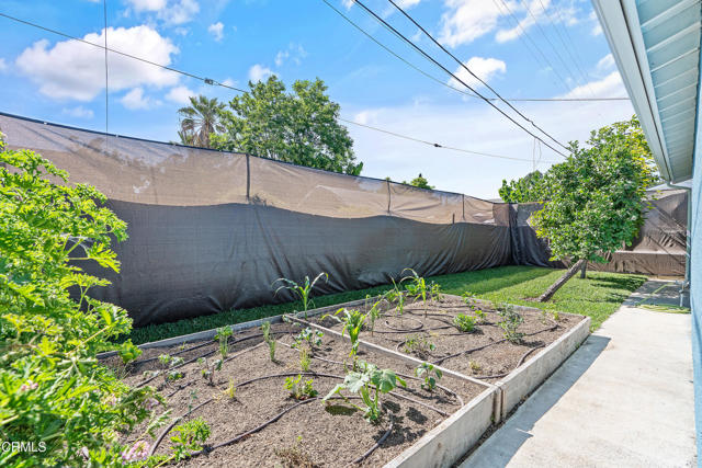 1015 Nolden Street, Highland Park CA: https://media.crmls.org/mediaz/087ee028-e34d-40e1-bcda-984978e17354.jpg