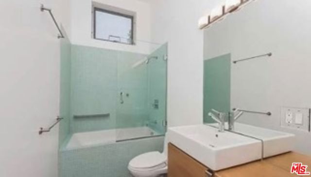 122 Mildred Avenue, Venice CA: https://media.crmls.org/mediaz/087ef948-30ef-470a-b746-251e82d1afea.jpg
