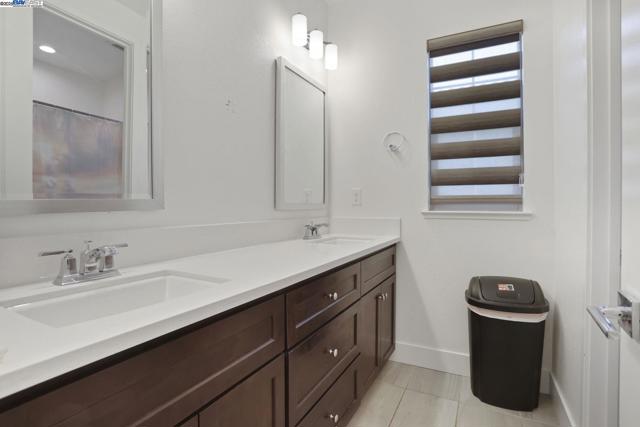 1205 S Ross Ct, Mountain House CA: https://media.crmls.org/mediaz/087fb46a-a0a1-4a81-8fb9-2b79ea34e9e0.jpg