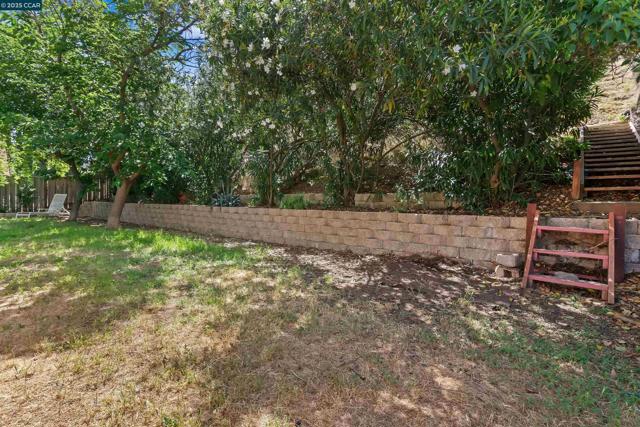 2628 Asilomar Dr, Antioch CA: https://media.crmls.org/mediaz/087fc80e-fbd5-479b-ada3-8119124bbb8e.jpg