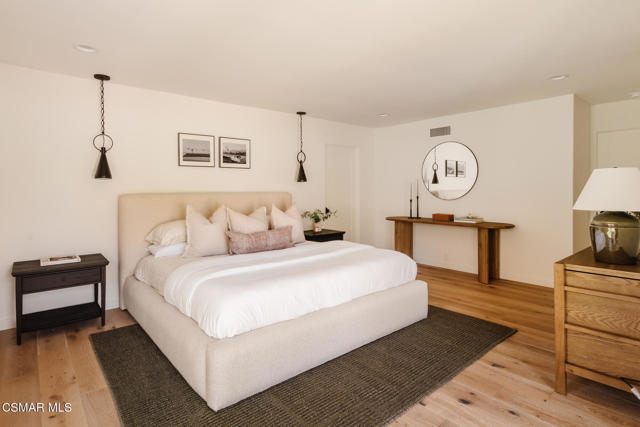 1207 Westridge Drive, Ventura CA: https://media.crmls.org/mediaz/087fe075-6bae-42a3-8347-0a81109b9405.jpg