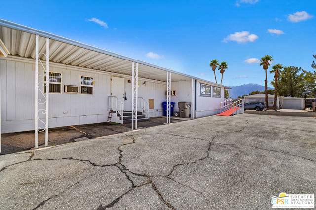 16740 Sunrise Road, Desert Hot Springs CA: https://media.crmls.org/mediaz/087fef3f-5028-4e0c-9b95-07747a6b72a4.jpg
