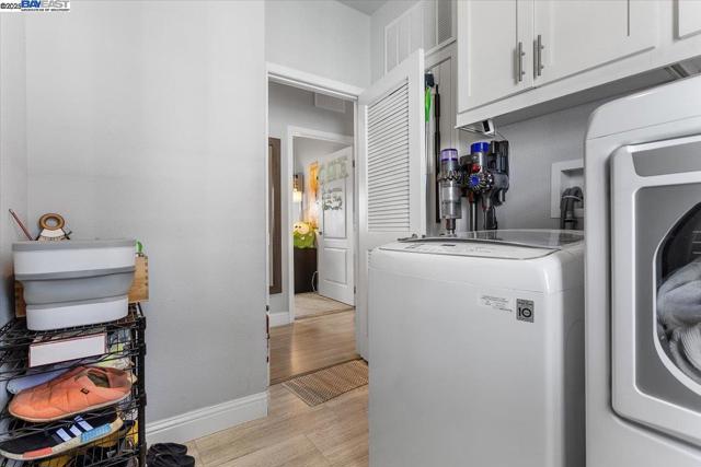 3015 E Bayshore Road #423, Redwood City CA: https://media.crmls.org/mediaz/0880483f-5d22-4516-8e6c-ddfd94875bb8.jpg