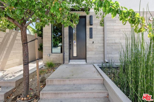 3290 Canary Way, Los Angeles, California 90065, 2 Bedrooms Bedrooms, ,3 BathroomsBathrooms,Single Family Residence,For Sale,Canary,24399365