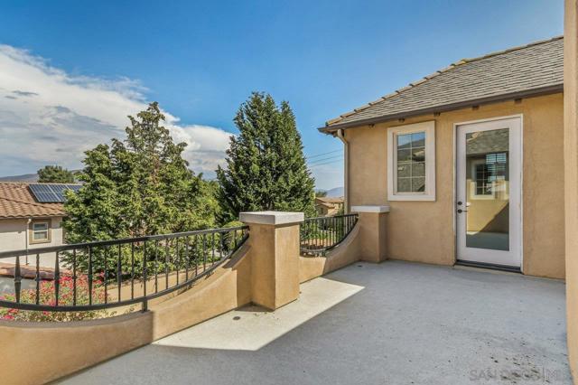 2957 Ranch Gate Rd, Chula Vista CA: https://media.crmls.org/mediaz/0880c171-4026-4373-b8f2-fa13f67d33c1.jpg