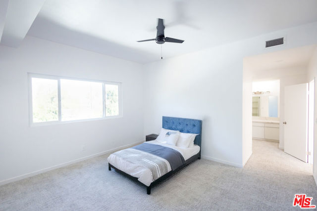 21329 Mulholland Drive, Woodland Hills CA: https://media.crmls.org/mediaz/08815cd7-72c0-4fd3-bf1d-9663ded47361.jpg