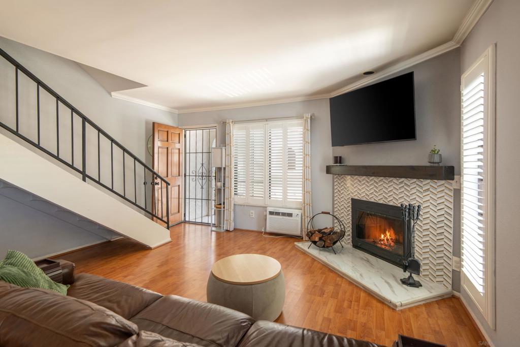 1411 Robinson Ave