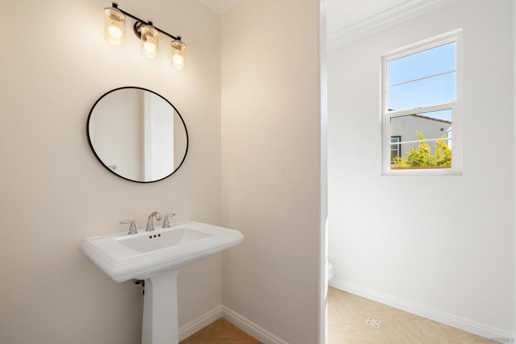 MLS #250033938SD img 13