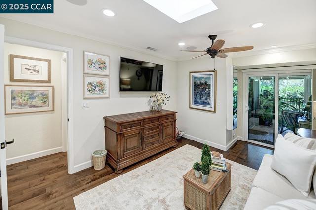 633 Terra California Dr, Walnut Creek CA: https://media.crmls.org/mediaz/08826a46-f6f5-4ffe-b34f-683013c61320.jpg