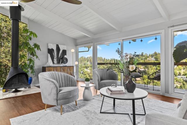 6533 Chelton DR, Oakland CA: https://media.crmls.org/mediaz/08828ba4-3b3c-4ae7-8940-d460c2ed8672.jpg