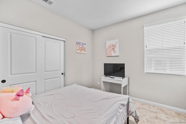 2098 Bluestone Cir, Chula Vista CA: https://media.crmls.org/mediaz/088367a4-93cb-4695-ba4a-285336521f51.jpg