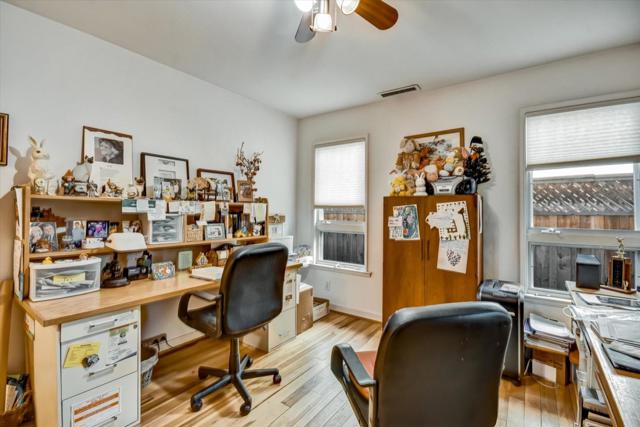 255 Nimitz Avenue, Redwood City CA: https://media.crmls.org/mediaz/088403b6-4c45-4f4d-a52a-5a385f62fcbf.jpg