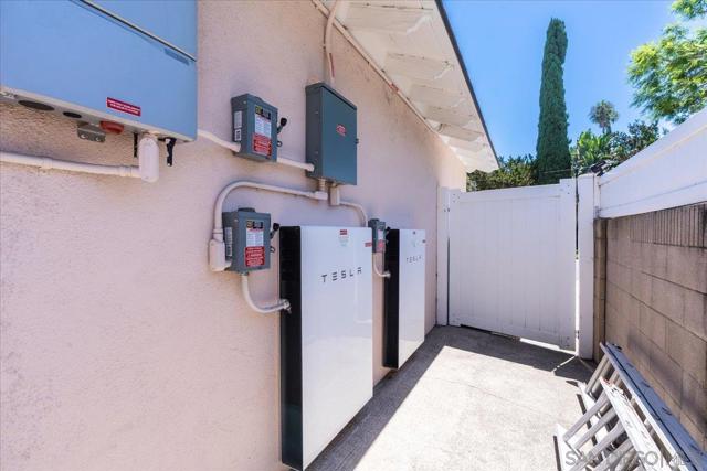 2602 N Louise, Santa Ana CA: https://media.crmls.org/mediaz/08844584-d009-41d5-8755-25f7be4f1e0d.jpg