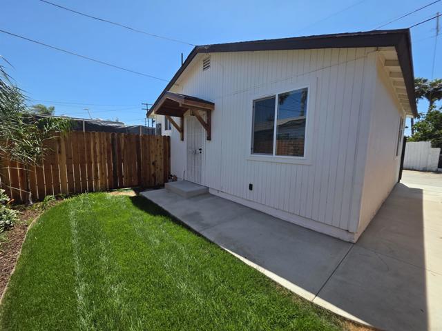 Detail Gallery Image 8 of 23 For 2040 Earl St #B,  San Diego,  CA 92113 - 2 Beds | 1 Baths