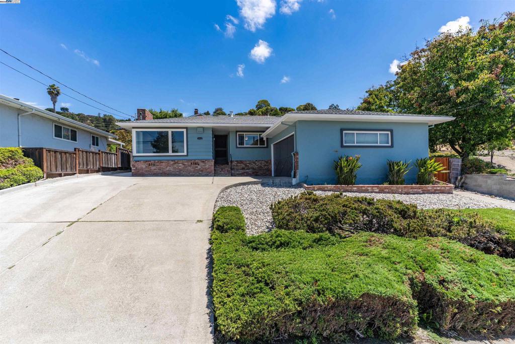 2724 Benedict Dr