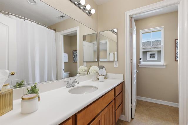 Image 25 of 39 For 7070 Leeward St.
