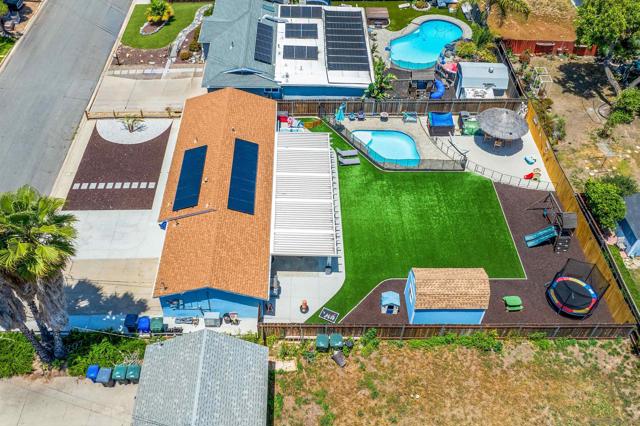 13225 Waltham Ave, Poway CA: https://media.crmls.org/mediaz/08857264-65e5-4d4f-adf0-9e4fb077805d.jpg