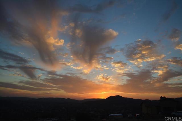 Detail Gallery Image 3 of 34 For 14645 High Valley Rd, Poway,  CA 92064 - 3 Beds | 2/1 Baths