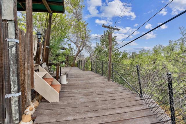 4811 E Alder Dr, San Diego CA: https://media.crmls.org/mediaz/0885db4d-2bfc-45ff-b9e4-4e018b376a37.jpg