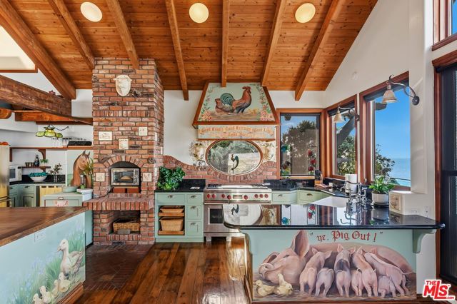 7007 Birdview Avenue, Malibu CA: https://media.crmls.org/mediaz/0885f700-f8f2-4bea-8ca3-6eb2c0b709ca.jpg