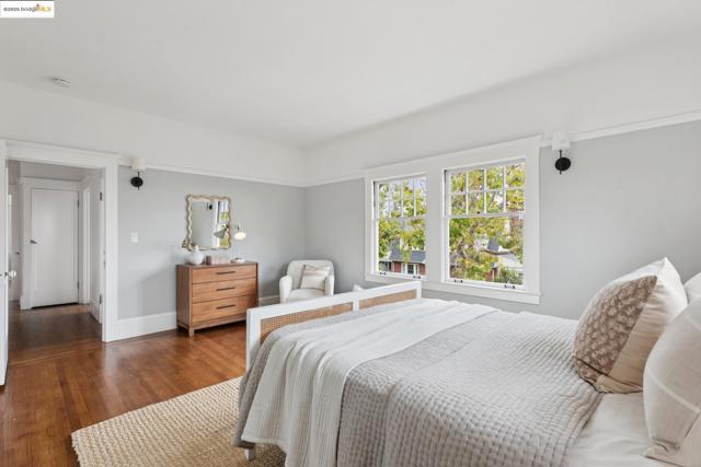 3 Craig Ave, Piedmont CA: https://media.crmls.org/mediaz/088662b8-d8d4-4895-9301-537aeb18142a.jpg