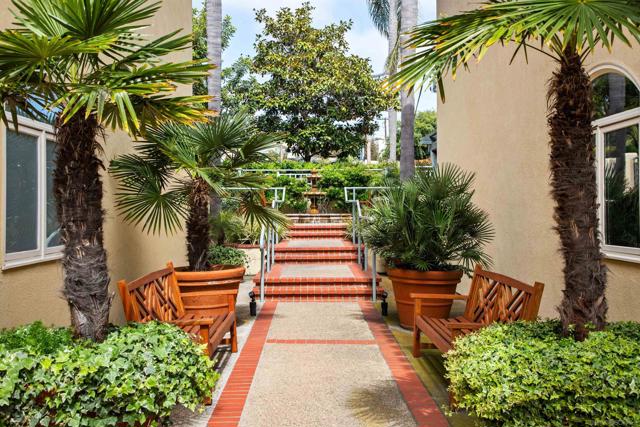 7729 Ivanhoe Avenue, La Jolla CA: https://media.crmls.org/mediaz/08876815-cb75-468c-b146-b5ada6db56f1.jpg