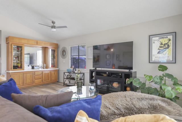25 Pampas Lane, Palm Desert CA: https://media.crmls.org/mediaz/0887fea7-8691-4b39-ab2c-9155a3206b8c.jpg