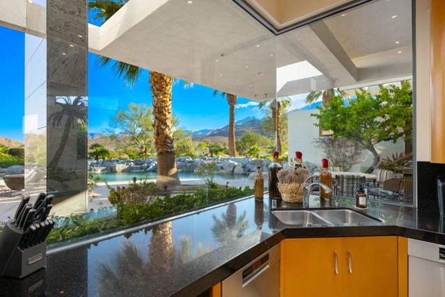 79235 Tom Fazio N Lane, La Quinta CA: https://media.crmls.org/mediaz/0888313c-9aab-40c8-b4a5-6a9638d6d968.jpg
